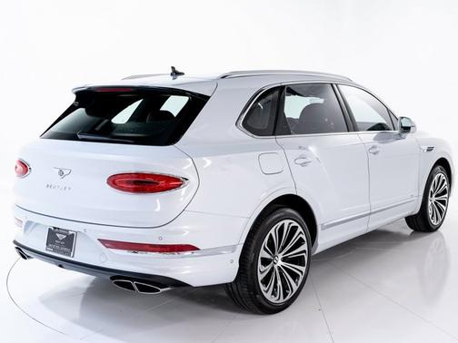 2022 Bentley Bentayga V8