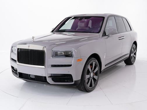 Tempest Grey 2023 Rolls-Royce Cullinan