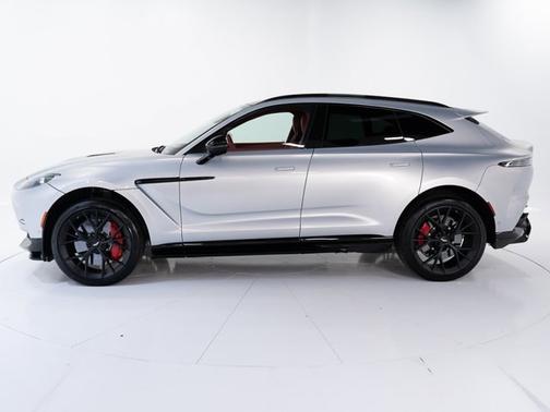 2025 Aston Martin DBX 707