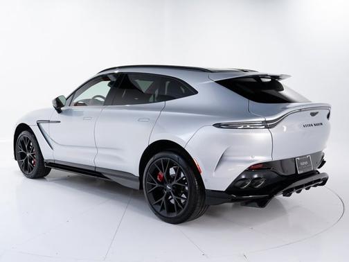 2025 Aston Martin DBX 707