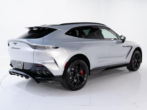 2025 Aston Martin DBX 707