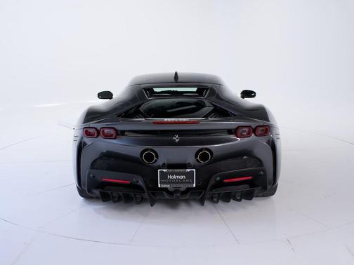 2022 Ferrari SF90 Stradale 