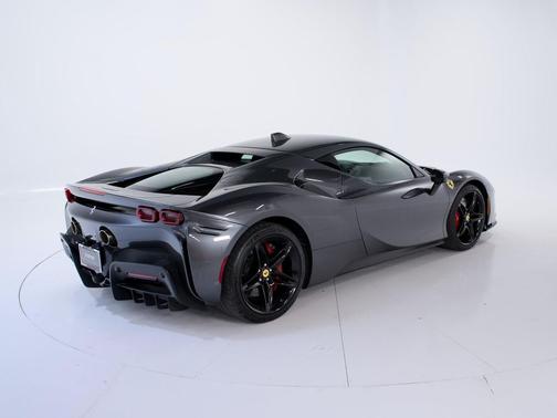 2022 Ferrari SF90 Stradale 