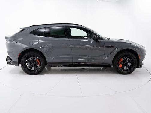 2025 Aston Martin DBX 707