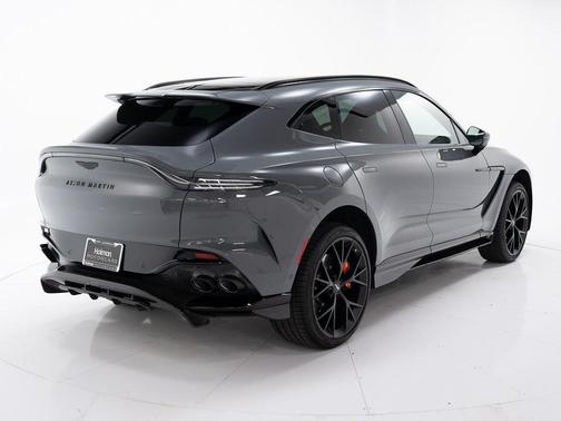 2025 Aston Martin DBX 707