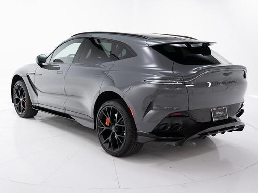 2025 Aston Martin DBX 707