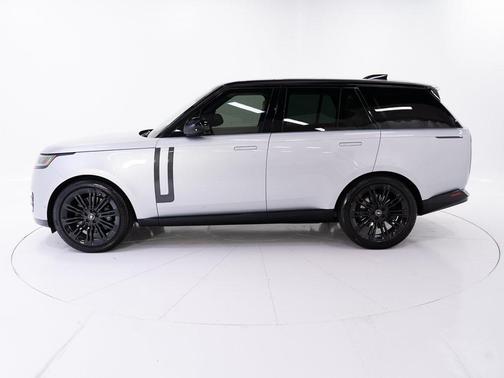 2025 Land Rover Range Rover P530 SE
