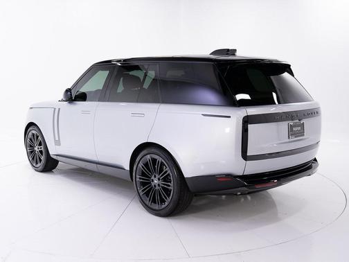 2025 Land Rover Range Rover P530 SE