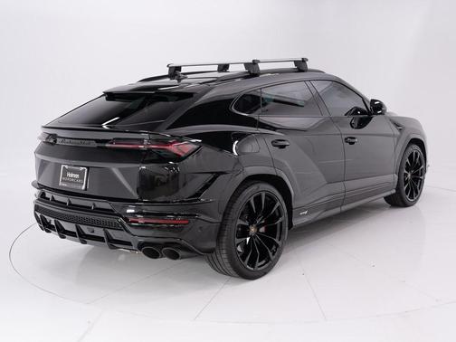 2023 Lamborghini Urus S