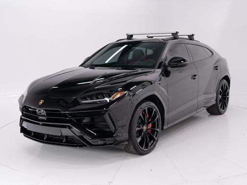 2023 Lamborghini Urus S
