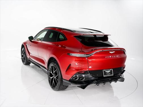 2025 Aston Martin DBX 707