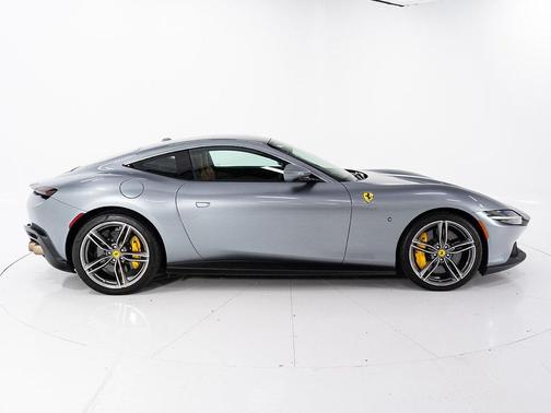 2022 Ferrari Roma 