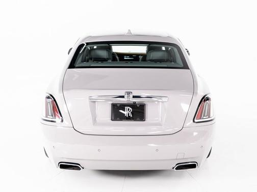 2025 Rolls-Royce Ghost 