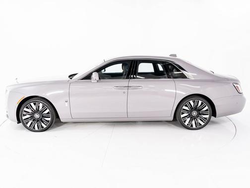 2025 Rolls-Royce Ghost 