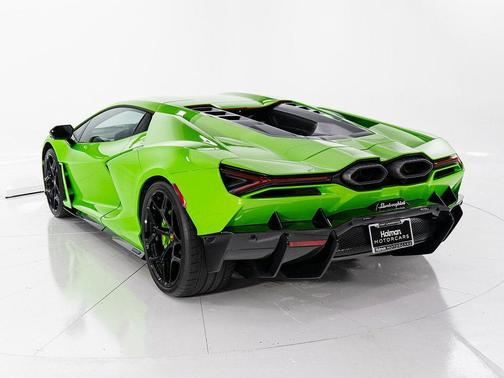 2024 Lamborghini Revuelto 