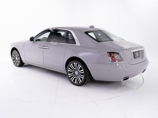 2024 Rolls-Royce Ghost 