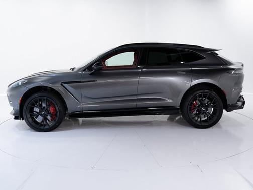 2025 Aston Martin DBX 707