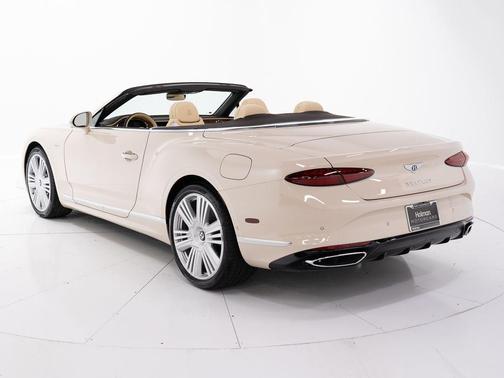 Magnolia 2026 Bentley Continental GT Base