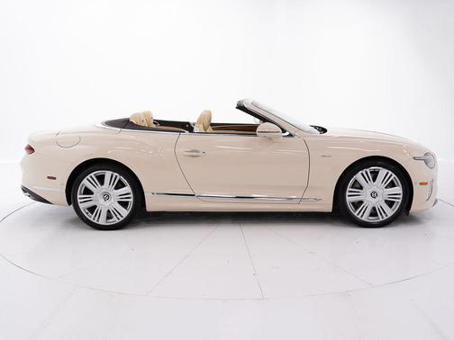 Magnolia 2026 Bentley Continental GT Base
