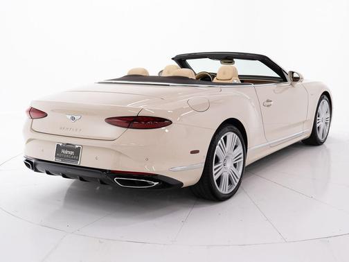 Magnolia 2026 Bentley Continental GT Base