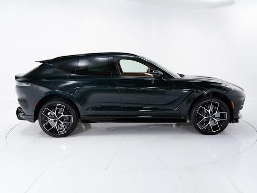 2026 Aston Martin DBX 707