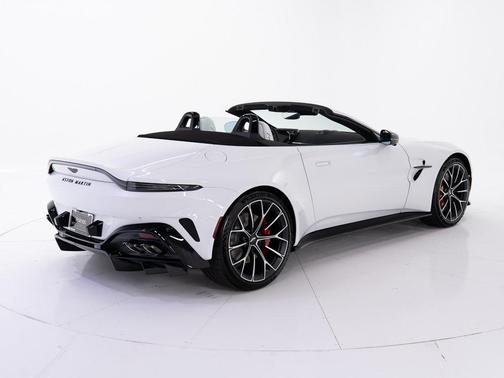2026 Aston Martin Vantage Roadster