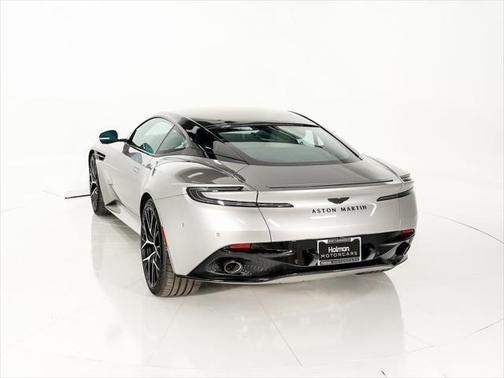 2025 Aston Martin DB12