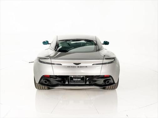 2025 Aston Martin DB12