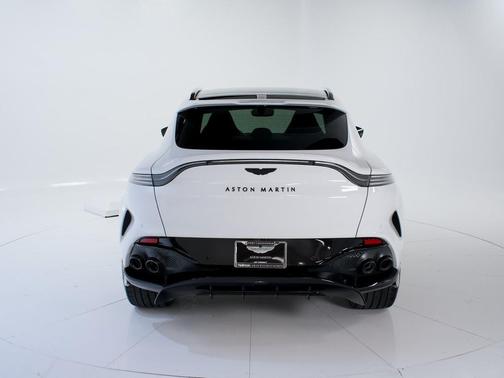 2025 Aston Martin DBX 707