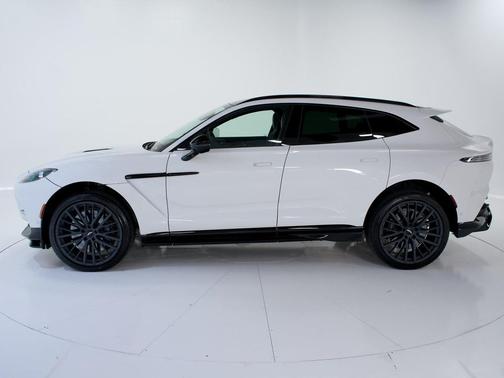 2025 Aston Martin DBX 707