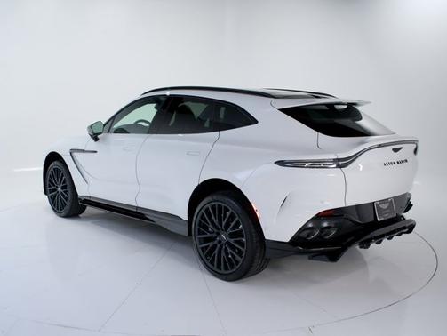 2025 Aston Martin DBX 707
