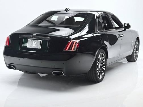 2025 Rolls-Royce Ghost 
