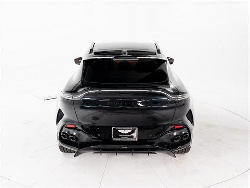 2025 Aston Martin DBX 707
