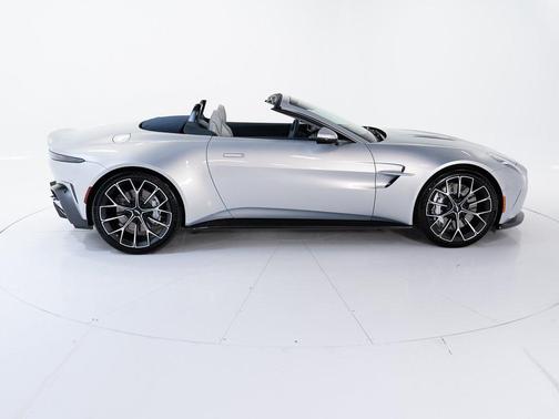 2026 Aston Martin Vantage Roadster