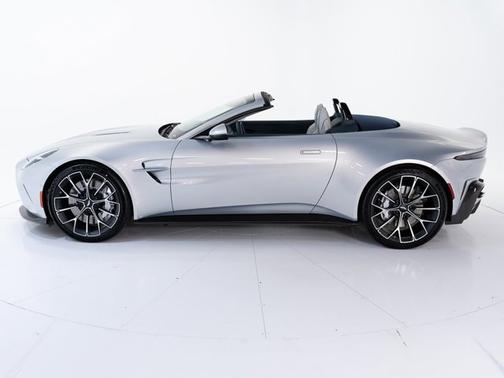 2026 Aston Martin Vantage Roadster