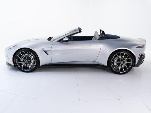 2026 Aston Martin Vantage Roadster