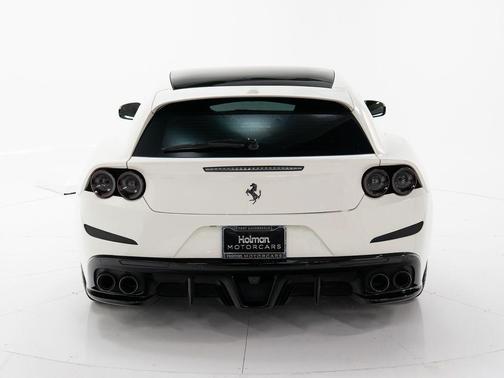 Bianco Avus 2017 Ferrari GTC4Lusso V12