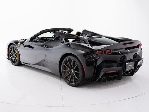 Nero Daytona 2022 Ferrari SF90 Spider
