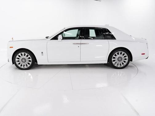 2023 Rolls-Royce Phantom 