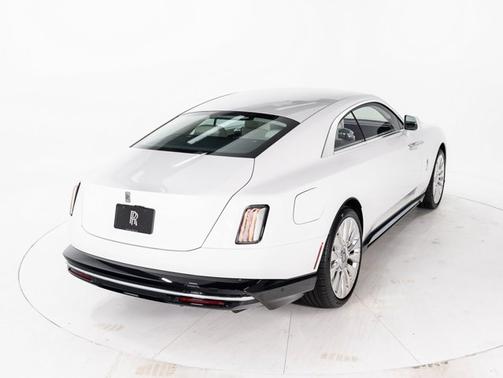 2025 Rolls-Royce Spectre 