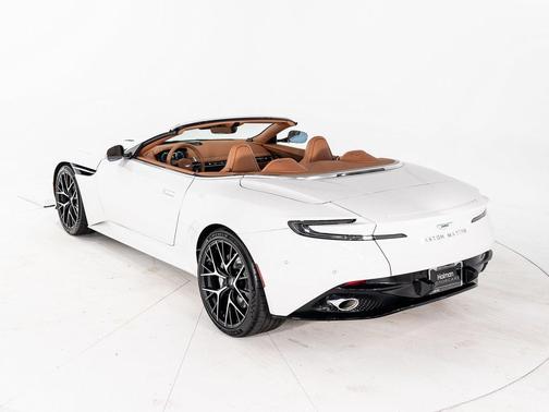 2025 Aston Martin DB12 Volante