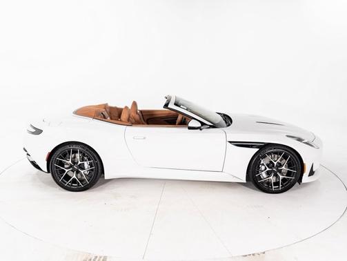 2025 Aston Martin DB12 Volante