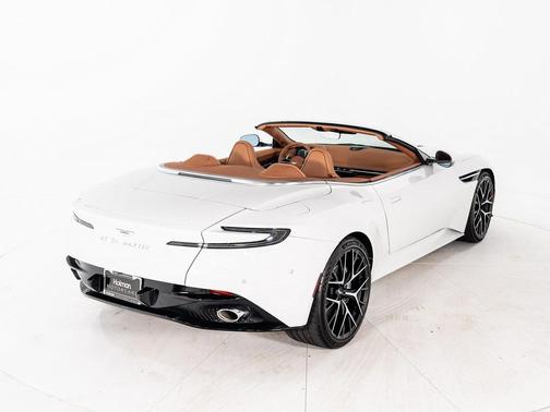 2025 Aston Martin DB12 Volante