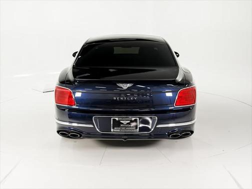 2022 Bentley Flying Spur V8