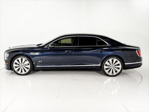 2022 Bentley Flying Spur V8