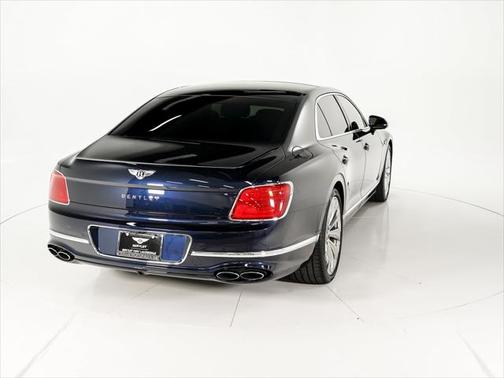 2022 Bentley Flying Spur V8