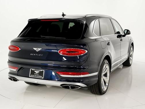 2023 Bentley Bentayga V8