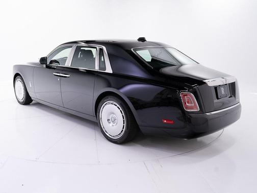 2023 Rolls-Royce Phantom 