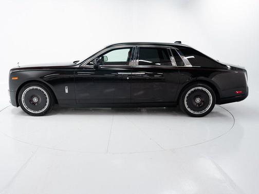 2024 Rolls-Royce Phantom 