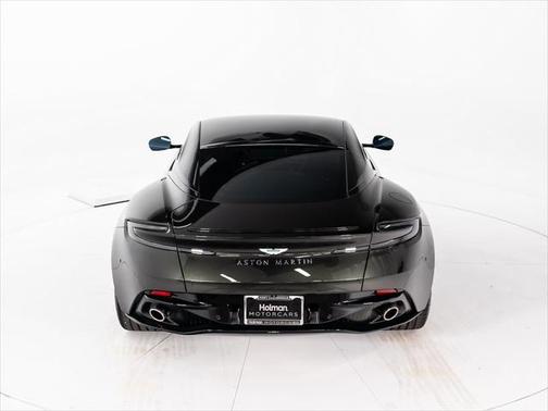 2024 Aston Martin DB12